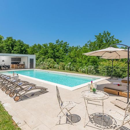 Villas Martincici With Large Pool Grožnjan Екстериор снимка