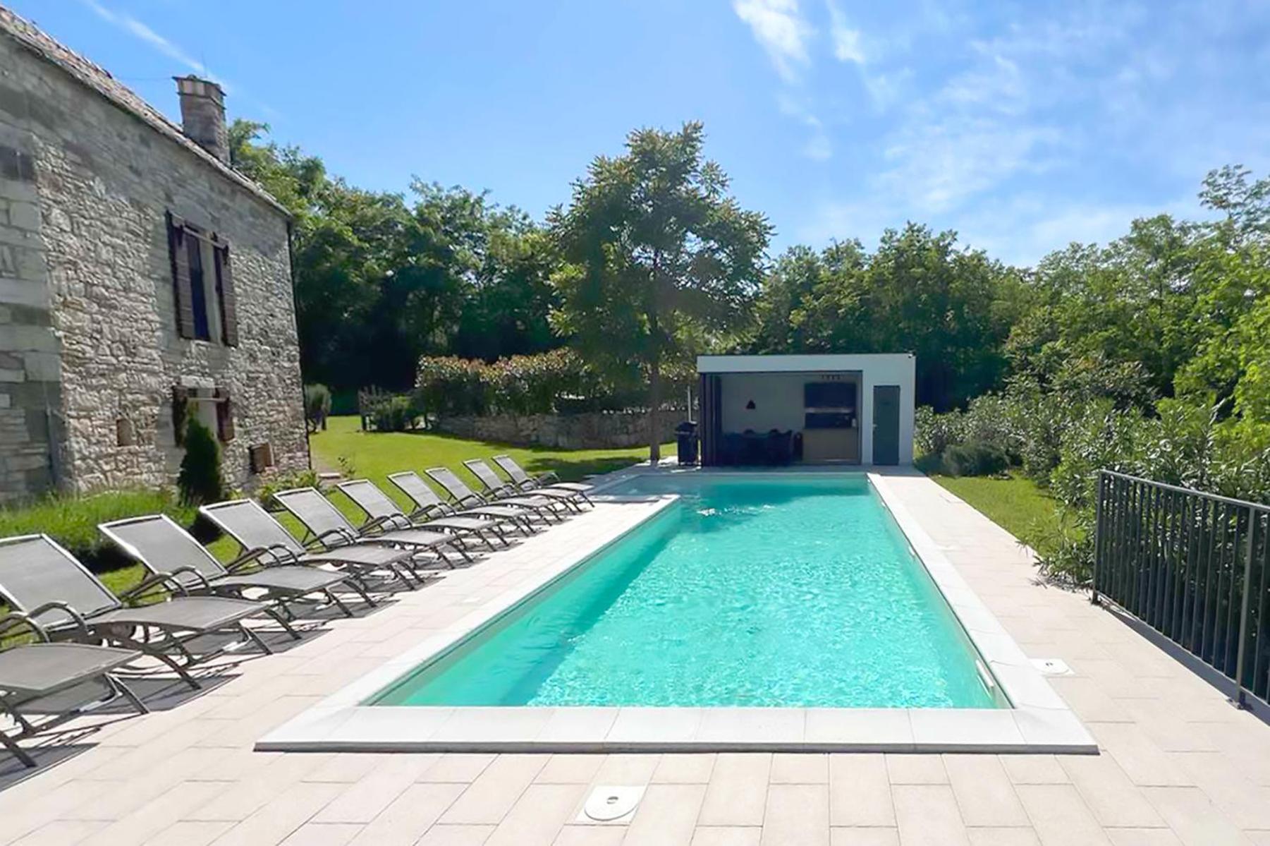 Villas Martincici With Large Pool Grožnjan Екстериор снимка