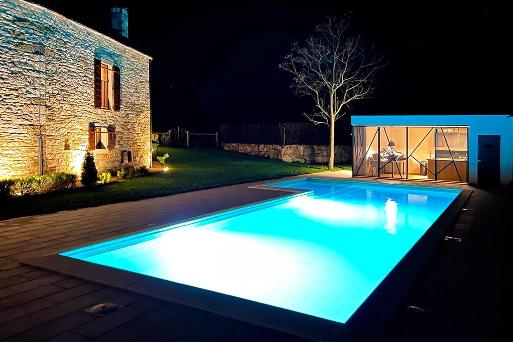 Villas Martincici With Large Pool Grožnjan Екстериор снимка