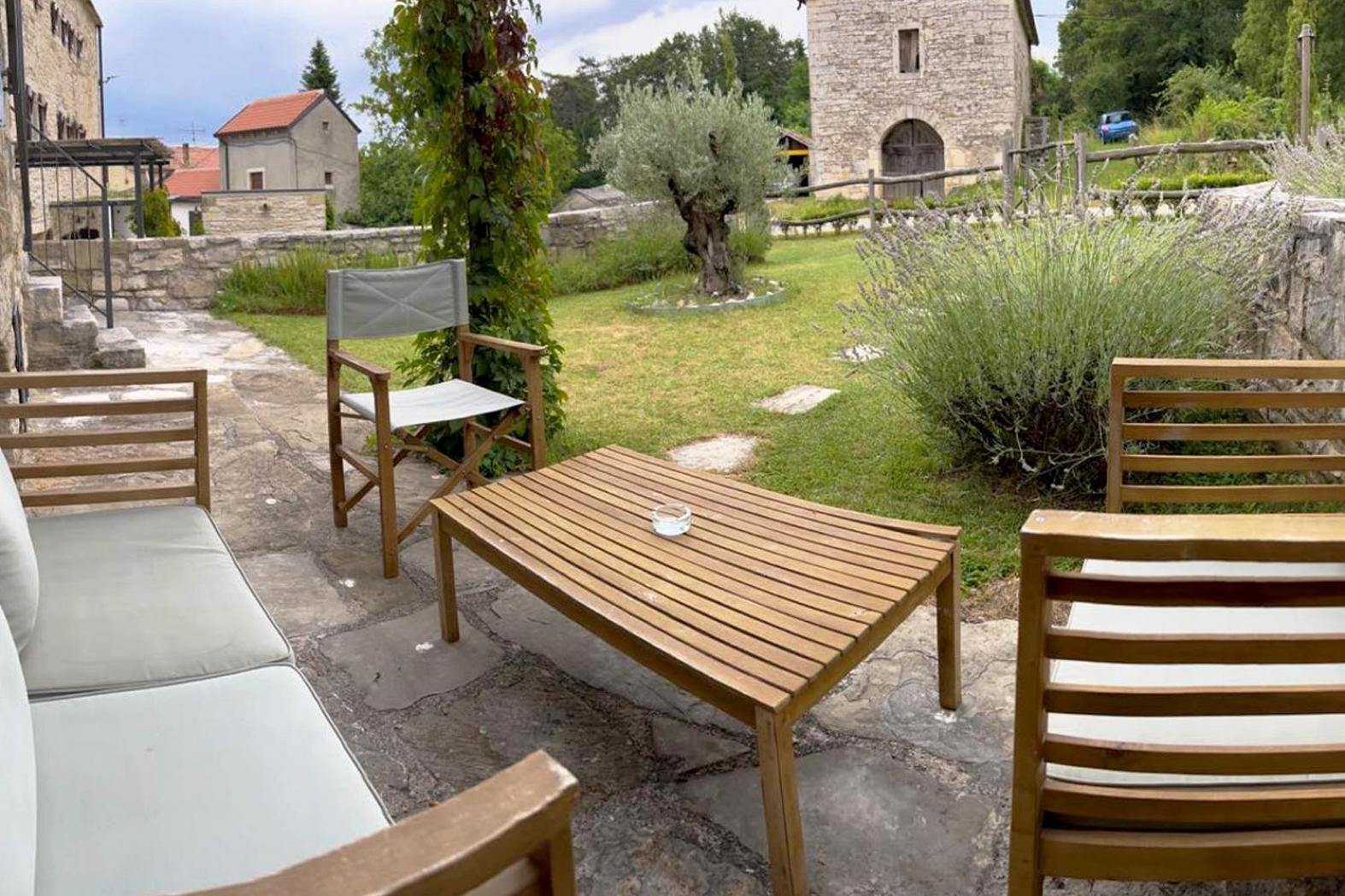 Villas Martincici With Large Pool Grožnjan Екстериор снимка